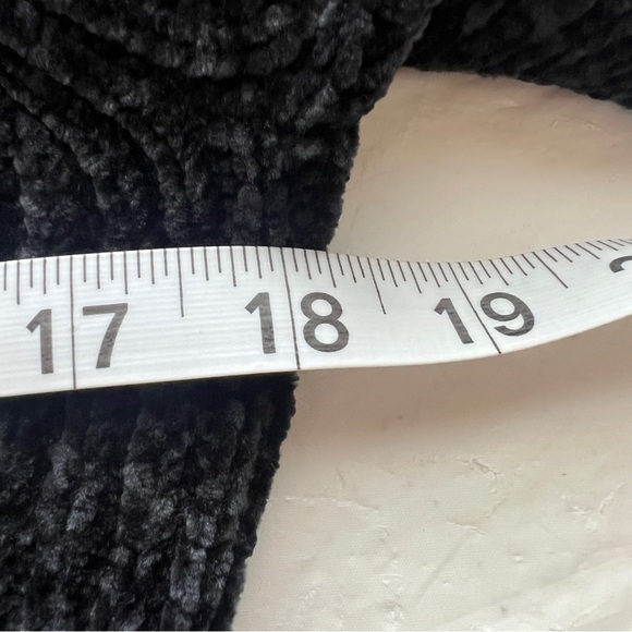 Lovers + Friends Black Knit Sweater - Picture 9 of 9